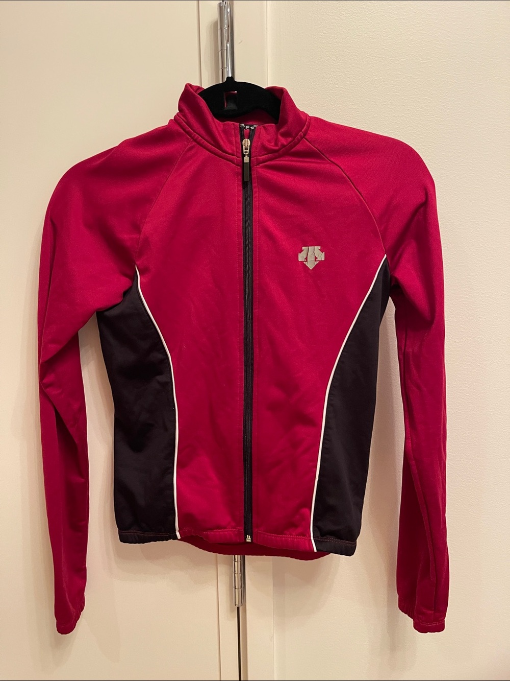 Descente Red Athletic Jacket with Logo Tag